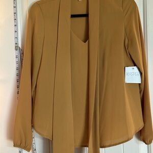 Kasper Marigold XS Long Sleeved Blouse NWT with Chic Tie Accent